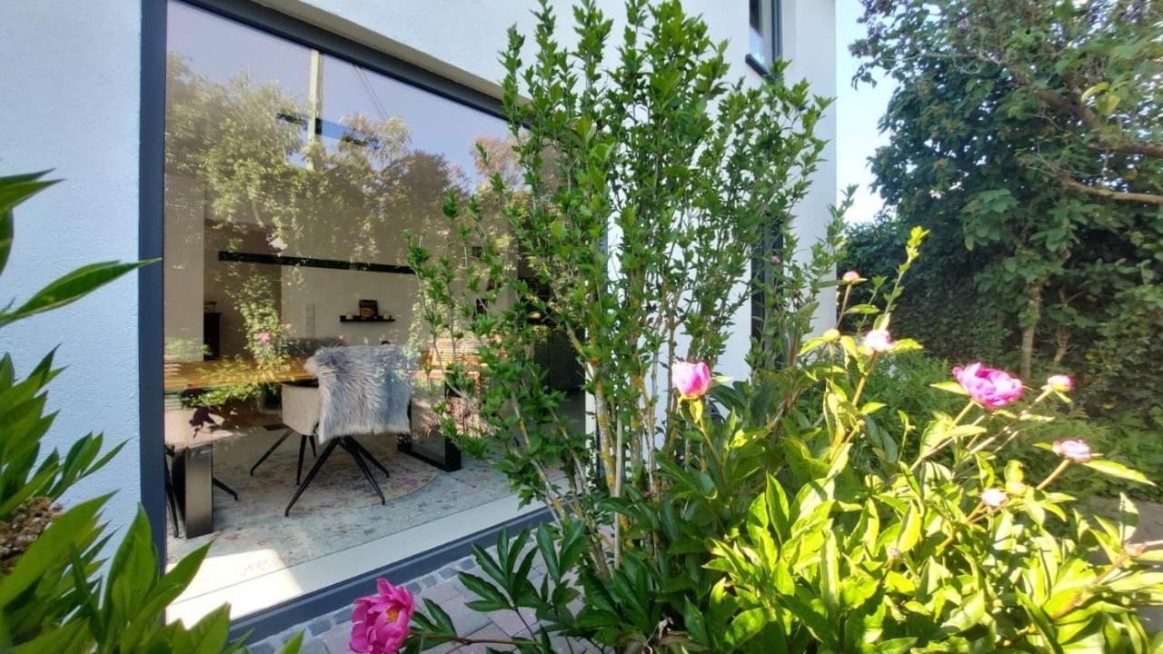 Adenauer Zwoelf - Das 5 Sterne Ferienhaus Mit Sauna Und Garten Am Eifelsteig Kerpen  Экстерьер фото
